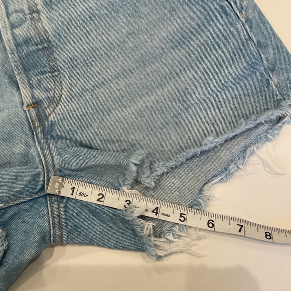 NWT Levi's High Rise Button Fly Jean Shorts Size 26 - Picture 8 of 11